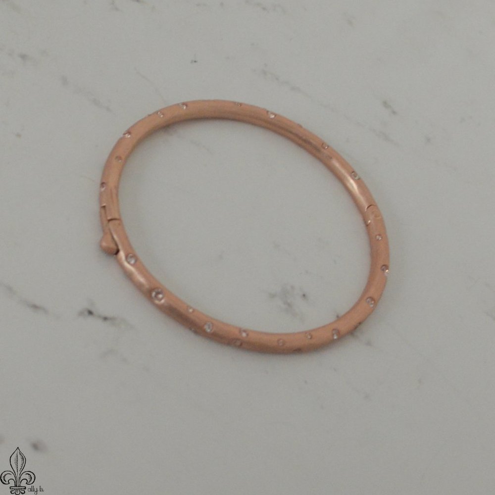 ⚜Rose Gold bracelet w/rhinestones⚜ - Picture 2 of 8